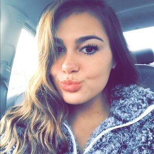 Meet your Posher, Hailey